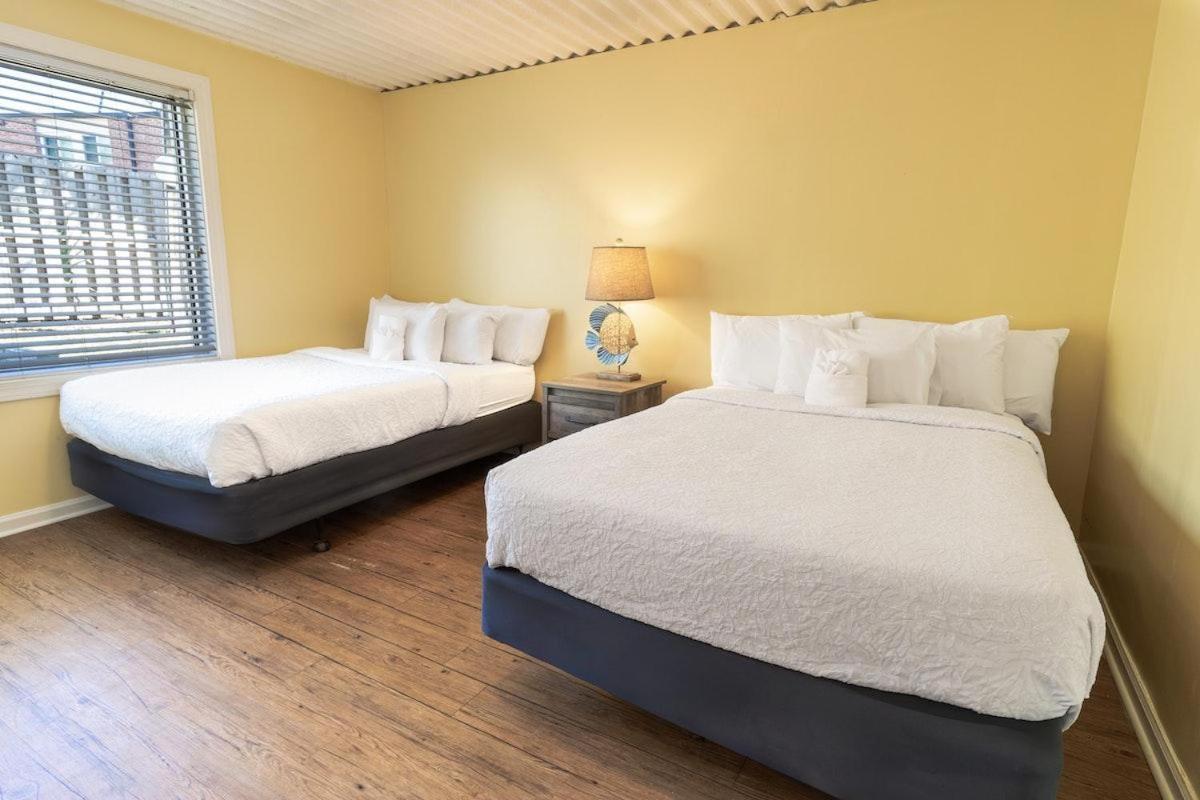 Two Bedroom Villa Sleeps 6 Has 2 Queen And 1 King Pawleys Island Bagian luar foto